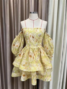 Мини-платье с открытыми плечами